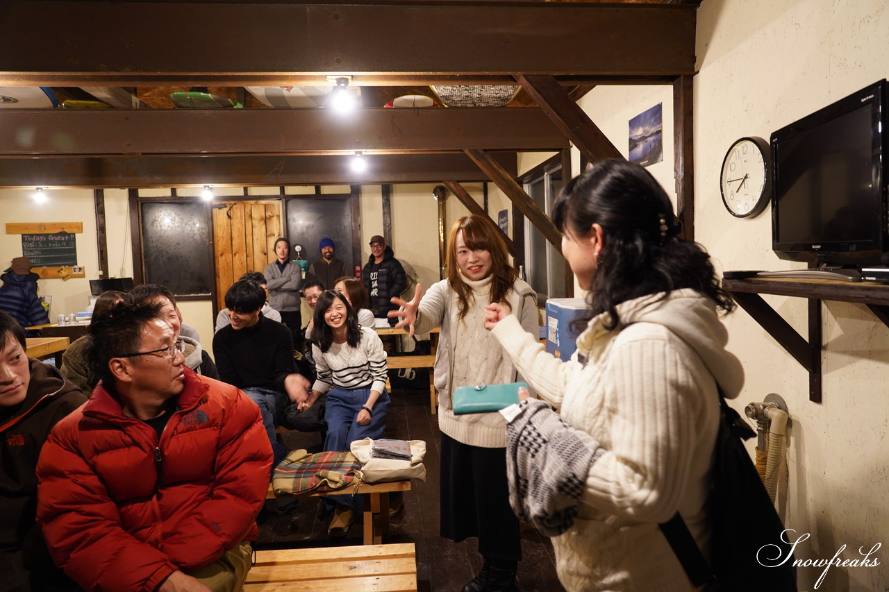 広い地球をステージに、児玉毅さんが滑り、佐藤圭さんが撮る。【Ride the Earth 地球を滑る旅】 photobook No.7 『CHINA』リリースイベント in 富良野・納屋ロッジ